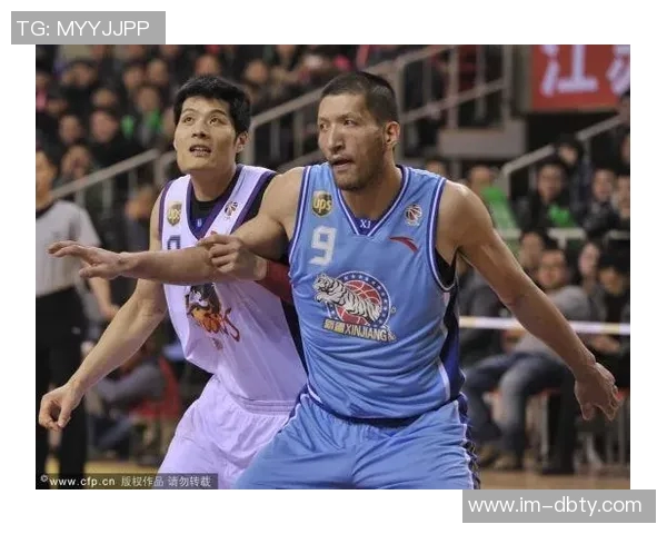 少林武僧与内姆哈德身高差距明显文班巧妙卡位争抢篮球引发热议