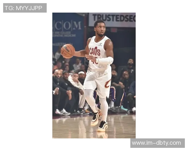 米切尔状态火热却难救主全场最高30分6篮板3抢断下半场狂砍23分 米切尔状态火热却难救主全场最高30分6篮板3抢断下半场狂砍23分